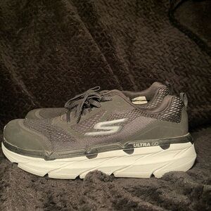 Skechers Ultra Go Gray Lightweight Comfort Sneakers Women’s Size: 9